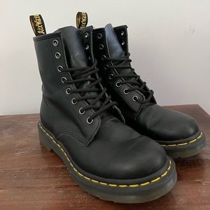Dr. Martens 1460 black boots size 7